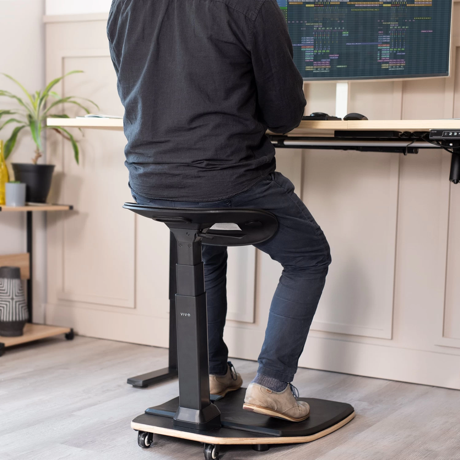 Posture Chair With Anti-Fatigue Mat - Image 8