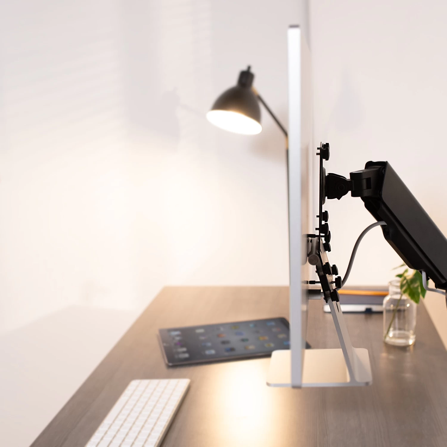 VESA Adapter For 24" M1 And M3 IMac - Image 2