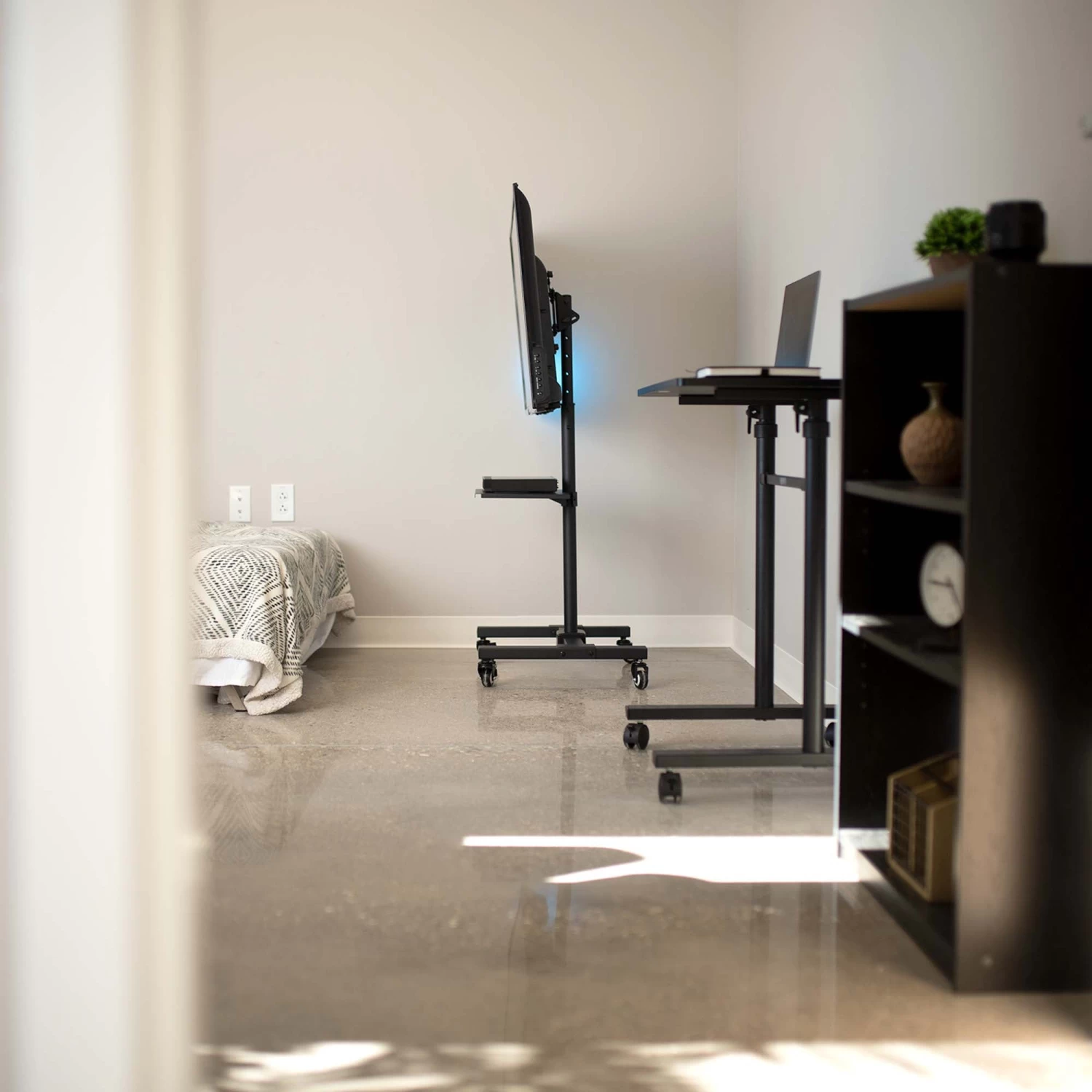 Black TV Cart For 13" To 50" Screens With Shelf - Image 5